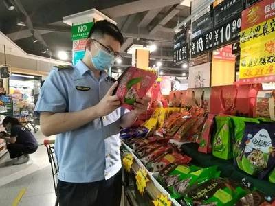 济南市场监管部门开展粽子市场专项检查，现场责令问题经营者整改